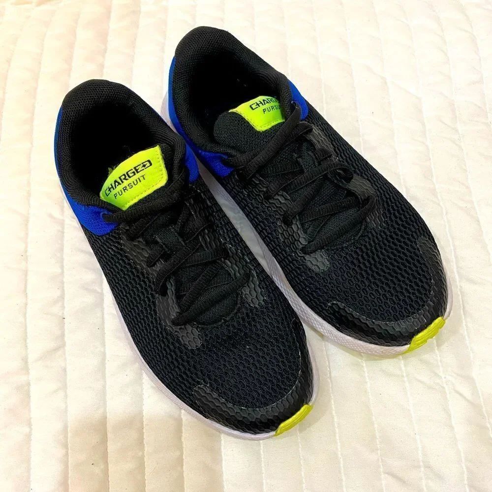 Under Armor Charged Pursuit 2 Sneakers Kids Size 4Y